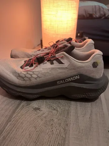 Używany Salomon Ultra Glide 4 Running Shoes