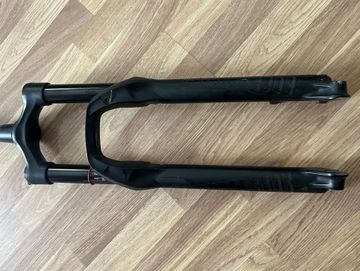 Käytetty RockShox Pike RCT3 DebonAir 2018 Fork