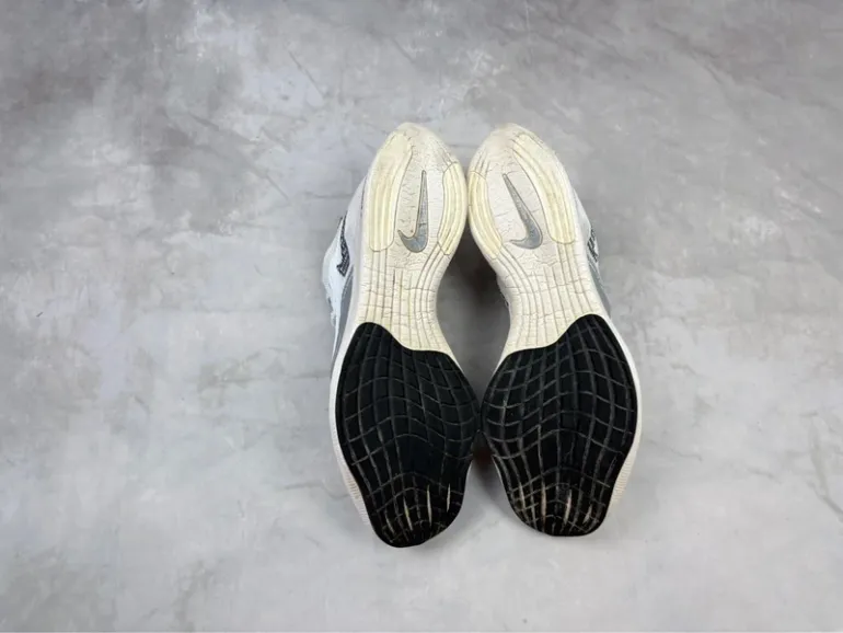Używany Lightweight ZoomX Vaporfly Next% 2 bike — zdjęcie 7 z 12