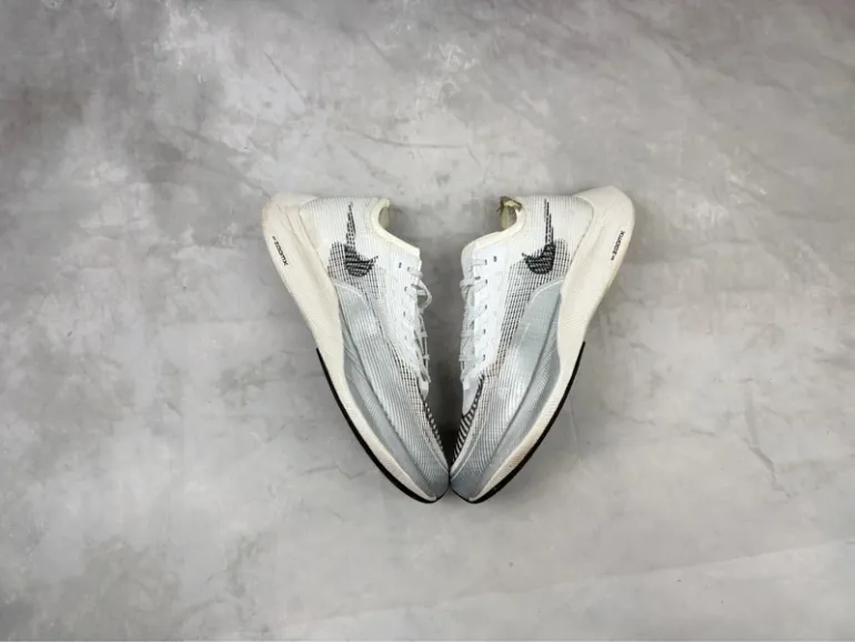 Używany Lightweight ZoomX Vaporfly Next% 2 bike — zdjęcie 5 z 12