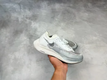 Używany Lightweight ZoomX Vaporfly Next% 2 Running Shoes