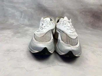 Używany Lightweight ZoomX Vaporfly Next% 2 bike — zdjęcie 4 z 12