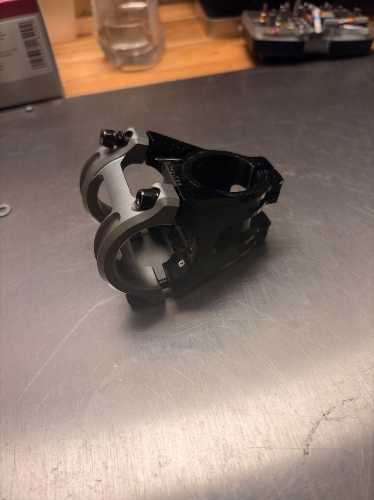 Sixpack Racing Millenium Stem 2026 bike d'occasion — image 3 sur 3