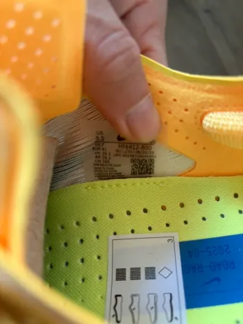 Used Nike ZoomX Vaporfly Next% 4 bike — image 5 of 6
