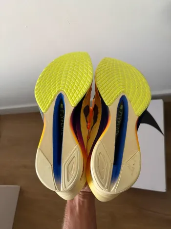 Used Nike ZoomX Vaporfly Next% 4 bike — image 6 of 6