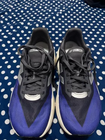Używany New Balance Rebel V5 Running Shoes