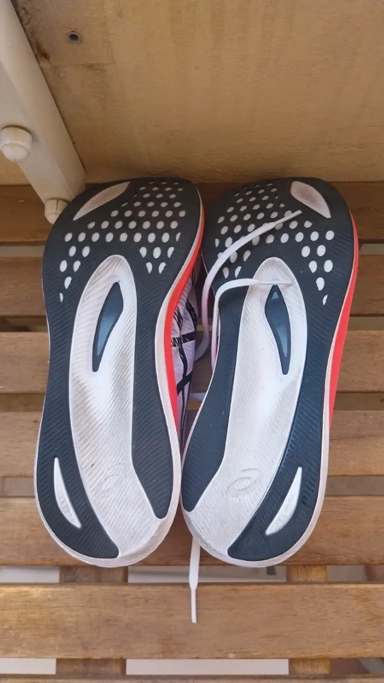Used Asics Magic Speed 2 bike — image 3 of 5
