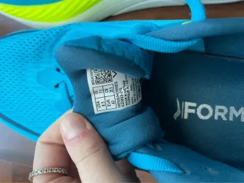 Used Saucony Running Shoes bike — image 2 of 3