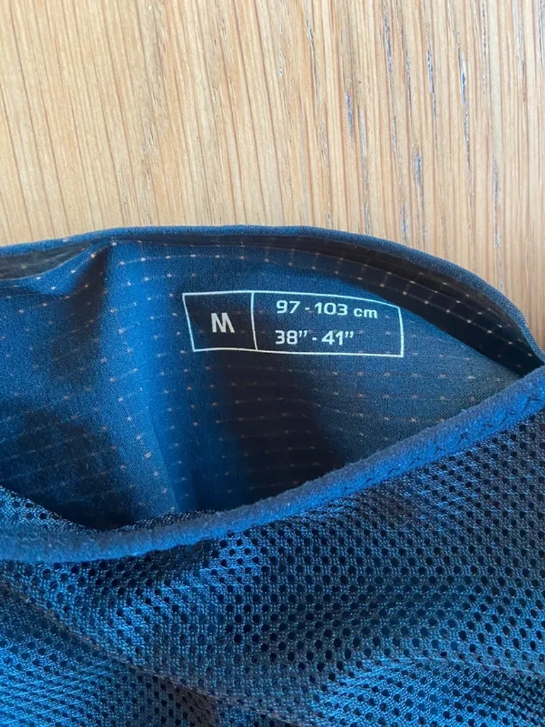 Použité Salomon Gilet d’hydratation bike — obrázek 5 z 5