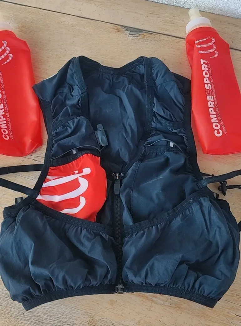Compressport Trail running vest with 2 flasks bike de segunda mano — imagen 3 de 6