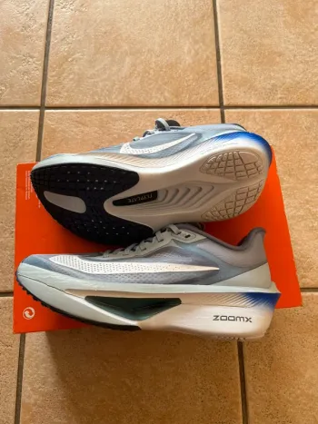 Used Nike Zoom Fly 6 bike — image 3 of 4