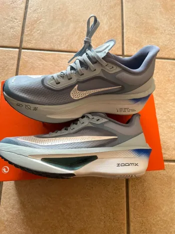Used Nike Zoom Fly 6 bike — image 2 of 4