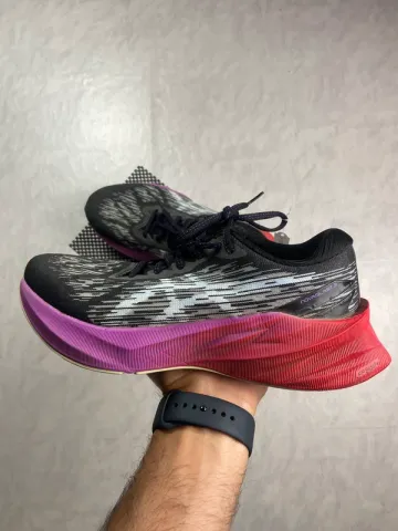 Used Asics Novablast 3 Running Shoes
