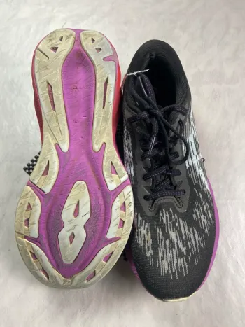 Tweedehands Asics Novablast 3 bike — afbeelding 5 van 7