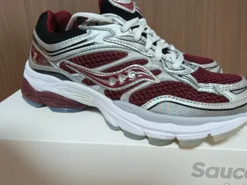 Used Saucony Omini Running Shoes
