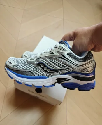 Brugt Saucony Omini Running Shoes