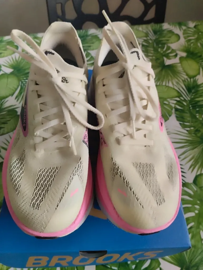 Used Brooks Hyperion Max 3 bike — image 2 of 8