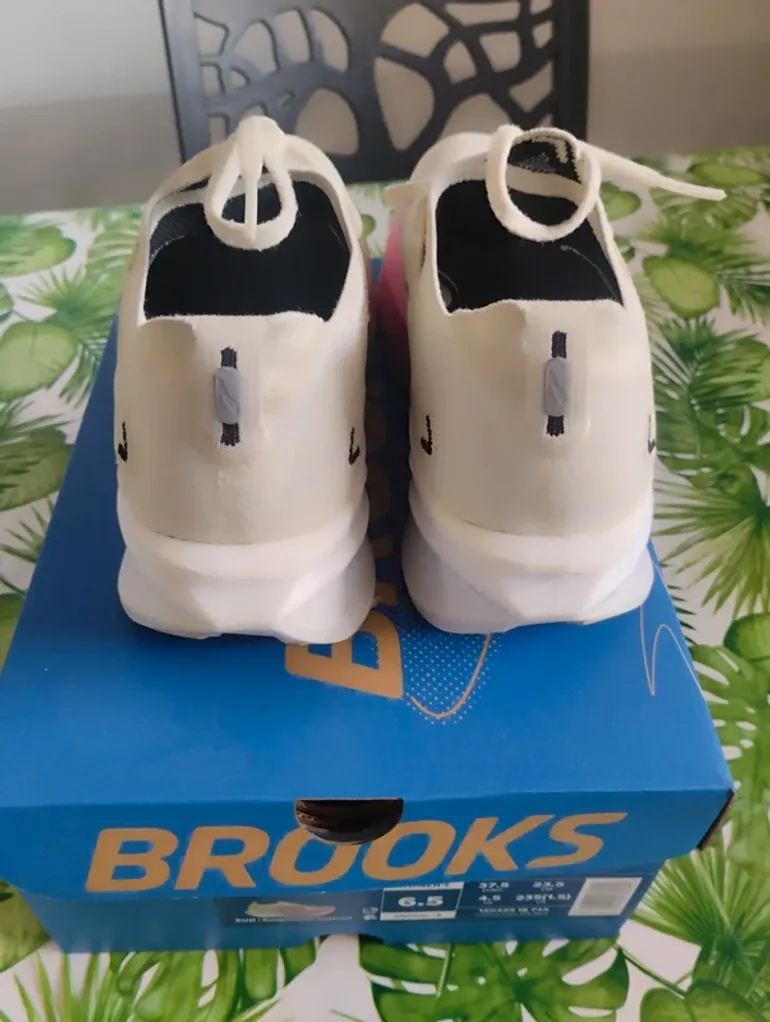 Used Brooks Hyperion Max 3 bike — image 6 of 8