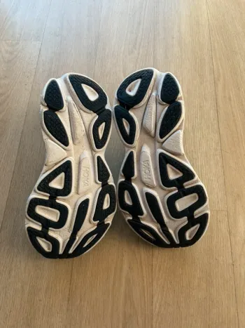 Tweedehands Hoka Bondi 8 bike — afbeelding 5 van 7
