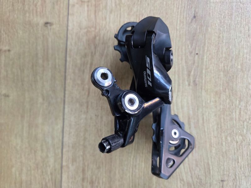 Używany Shimano 105 RD-R7000 2022 Drivetrain & Pedals