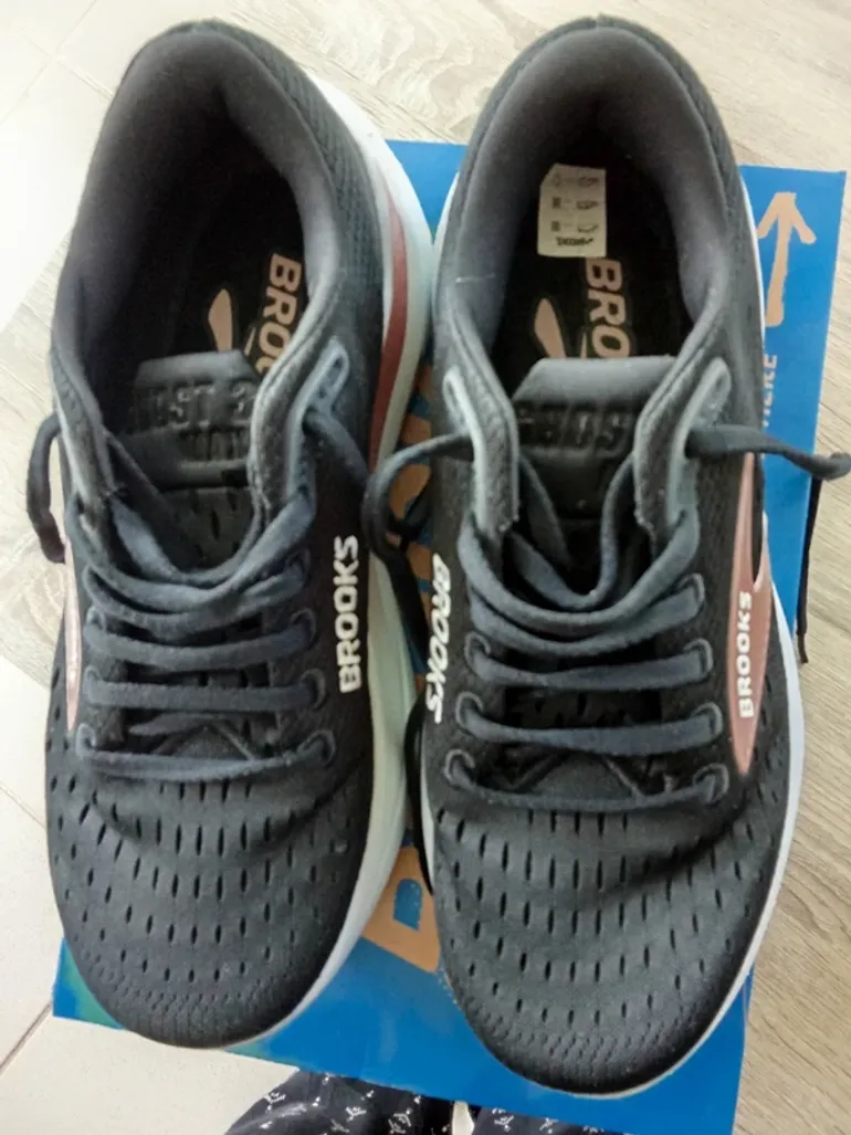 Used Brooks Ghost Max 3 bike — image 2 of 4