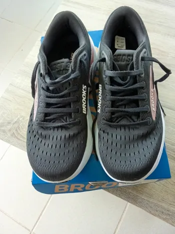 Tweedehands Brooks Ghost Max 3 Running Shoes