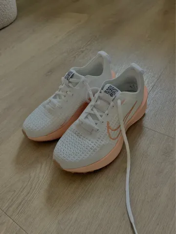 Nike Sneakers Running Shoes usato