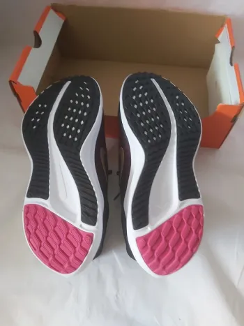 Tweedehands Nike Quest 5 bike — afbeelding 4 van 6