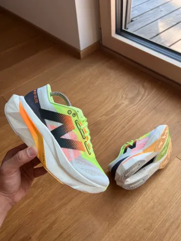 Käytetty New Balance Fuelcell Supercomp Elite V4 Running Shoes