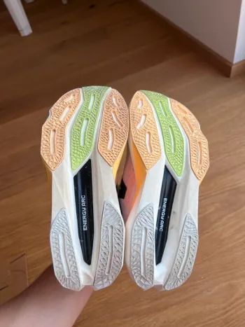 Tweedehands New Balance Fuelcell Supercomp Elite V4 bike — afbeelding 5 van 9