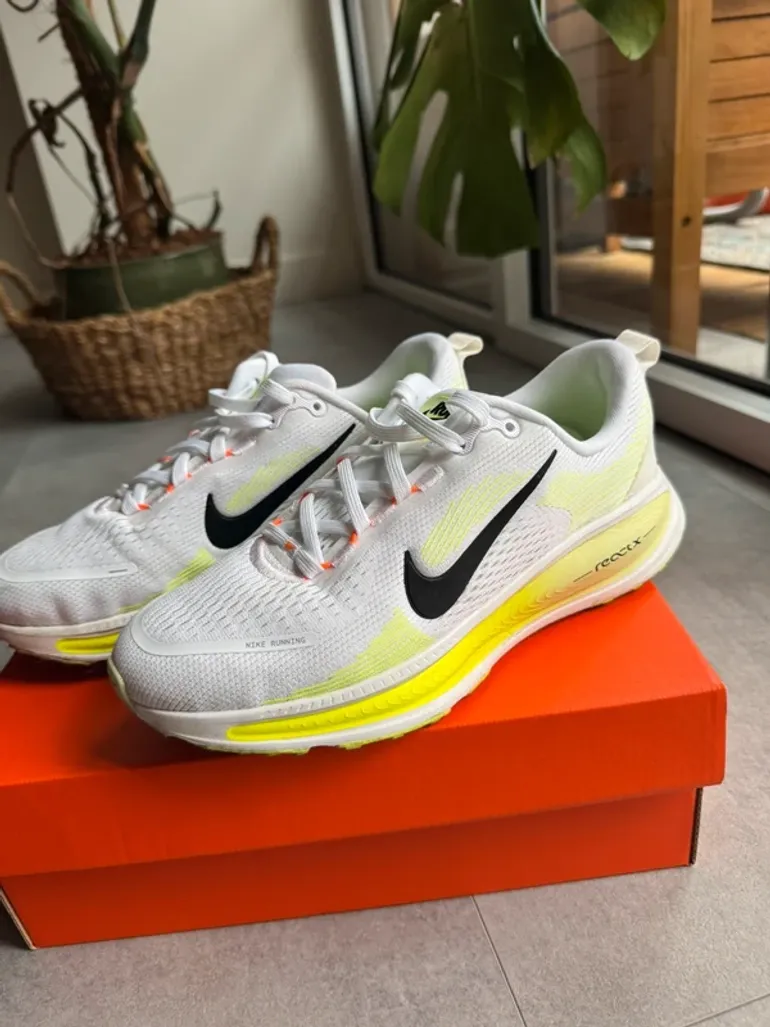 Tweedehands Nike Vomero 18 bike — afbeelding 3 van 4