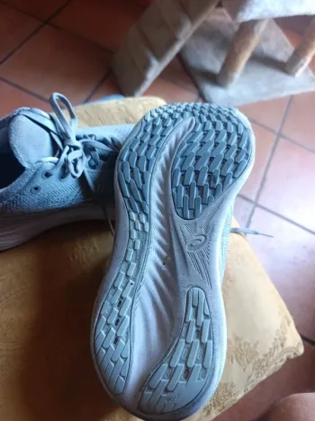 Used Asics Gel-Nimbus 26 bike — image 3 of 8