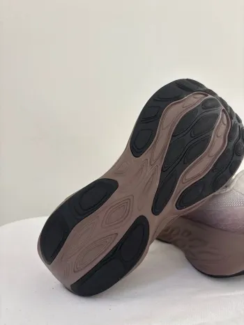Used New Balance Fresh Foam x 1080 v14 bike — image 6 of 9