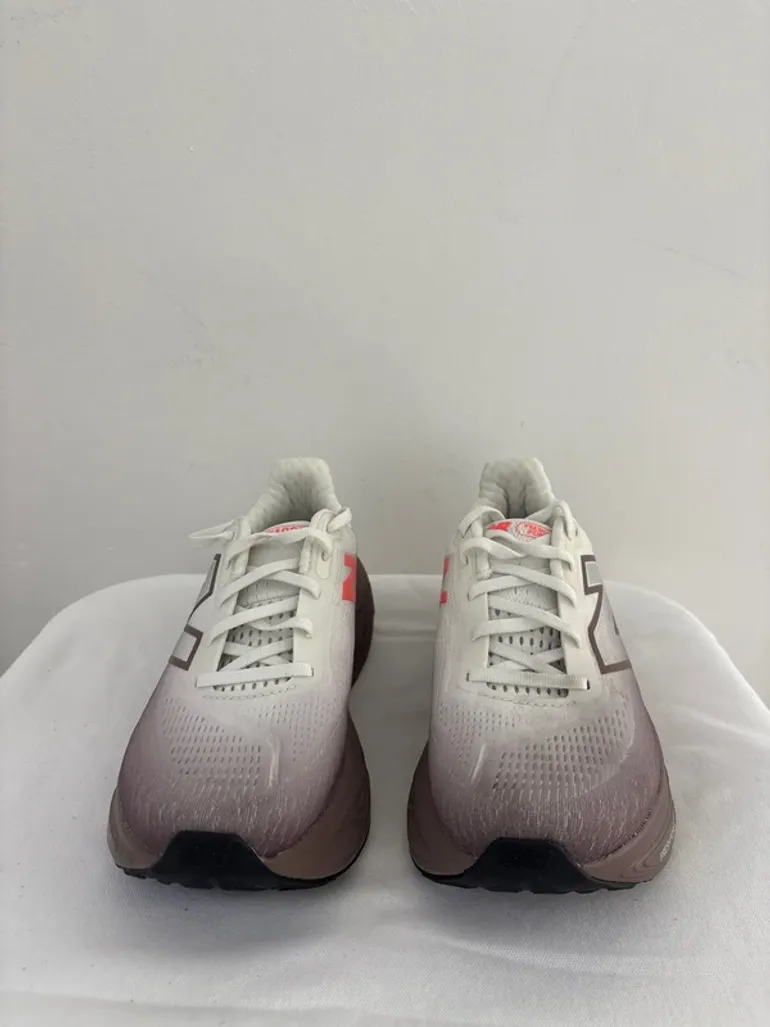 Used New Balance Fresh Foam x 1080 v14 bike — image 2 of 9