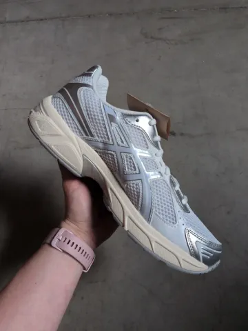 Käytetty White Gel 1130 Running Shoes