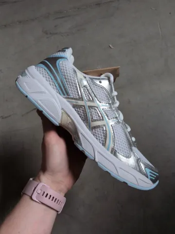 Käytetty White Asics Gel 1130 Running Shoes