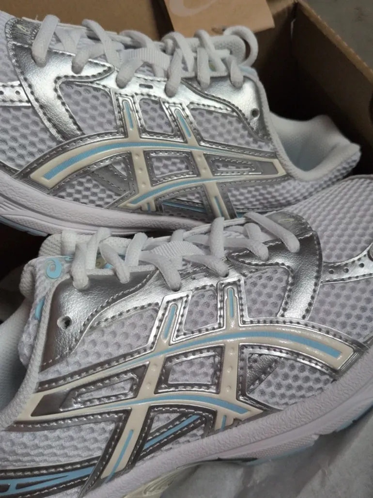 Used White Asics Gel 1130 bike — image 5 of 8