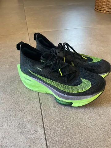 Käytetty Nike Zoom Alphafly Running Shoes