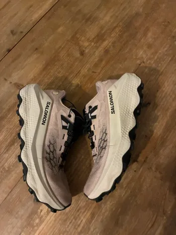 Gebrauchtes Salomon Ultra Glide 4 Running Shoes