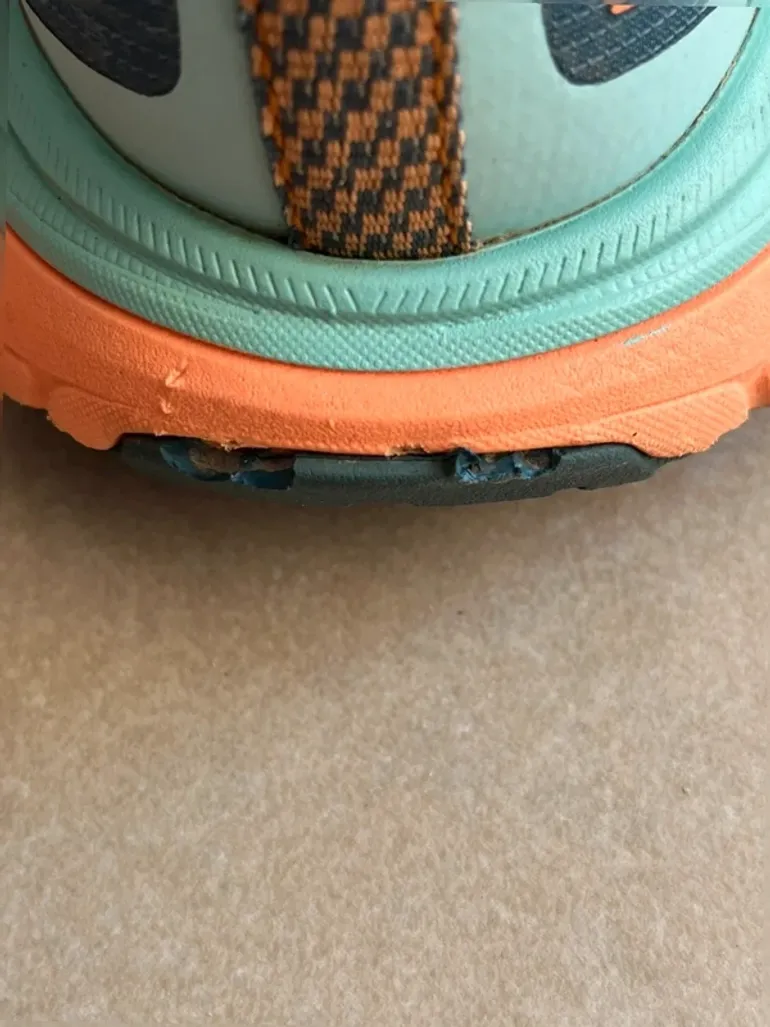Used Hoka One One Running Shoes bike — image 4 of 4
