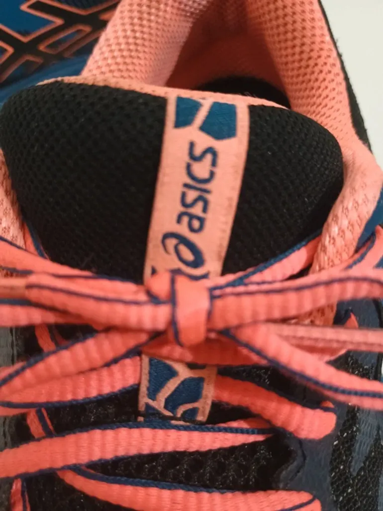 Used Asics Gel Sonoma 4 bike — image 8 of 8