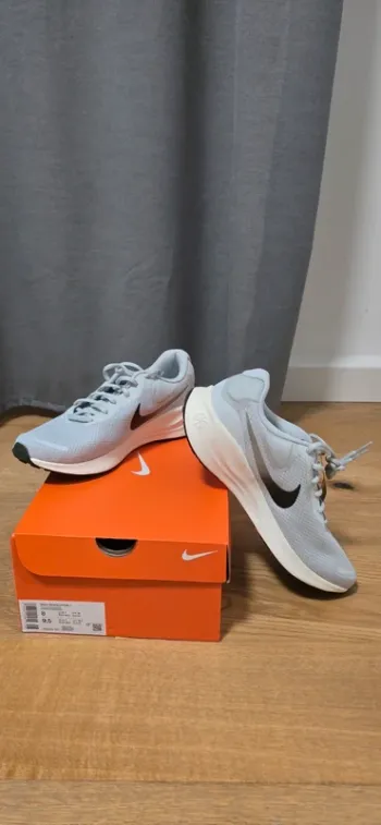 Tweedehands Nike Scarpe Running Shoes