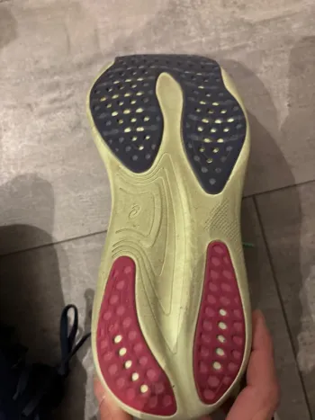 Used Asics Nimbus 25 bike — image 3 of 6