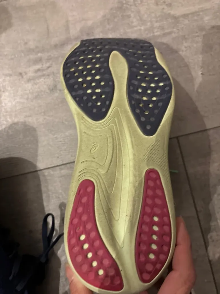 Used Asics Nimbus 25 bike — image 3 of 6