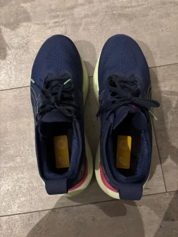 Used Asics Nimbus 25 Running Shoes