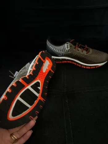 Używany Asics Running Shoes bike — zdjęcie 3 z 3