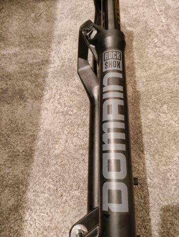 Tweedehands RockShox Domain 2025 bike — afbeelding 6 van 8
