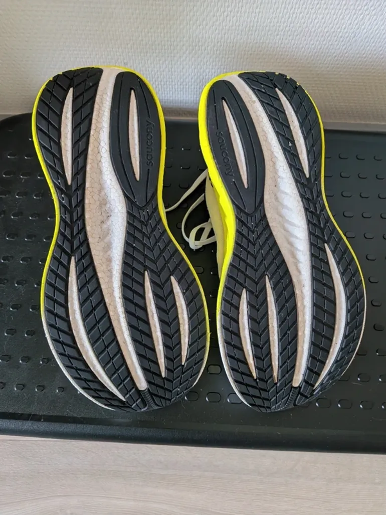 Gebrauchtes Saucony Triumph 22 bike — Bild 5 von 6