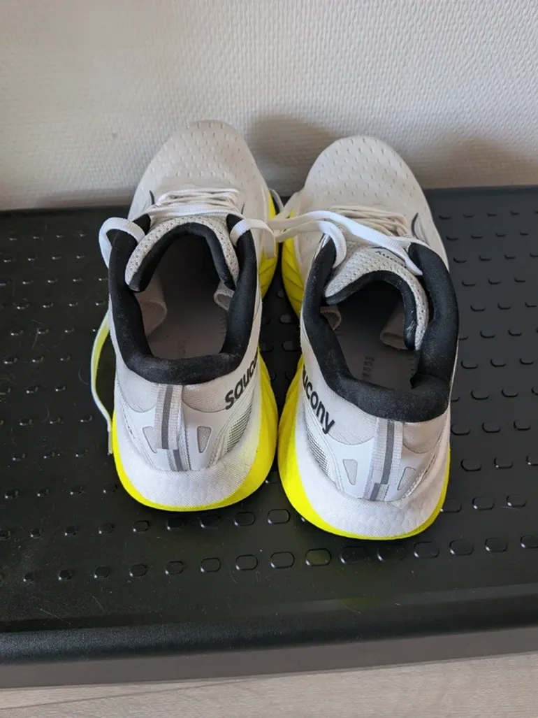 Gebrauchtes Saucony Triumph 22 bike — Bild 4 von 6