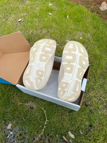 Hoka Bondi 9 bike d'occasion — image 3 sur 6